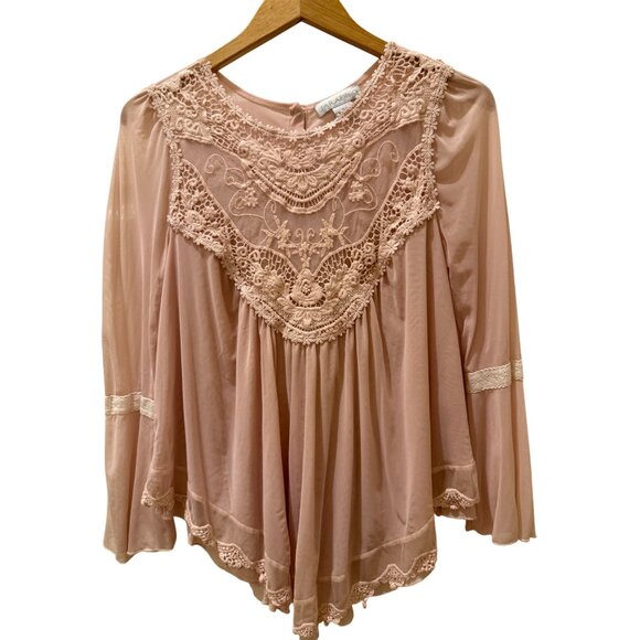 Vintage-Style Boho Blouse With Intricate Lace Details & Flowy Design By Paradiso - Picture 1 of 9